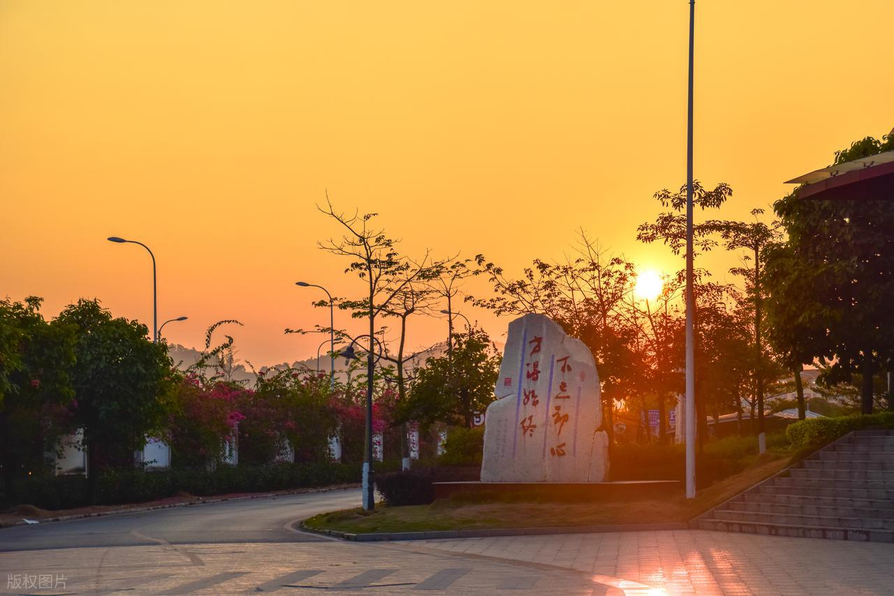 黎明职业大学录取分数线_黎明职业大学介绍与报考指南_2026年江汉大学专科录取分数线（2026各省份录取分数线及位次排名）