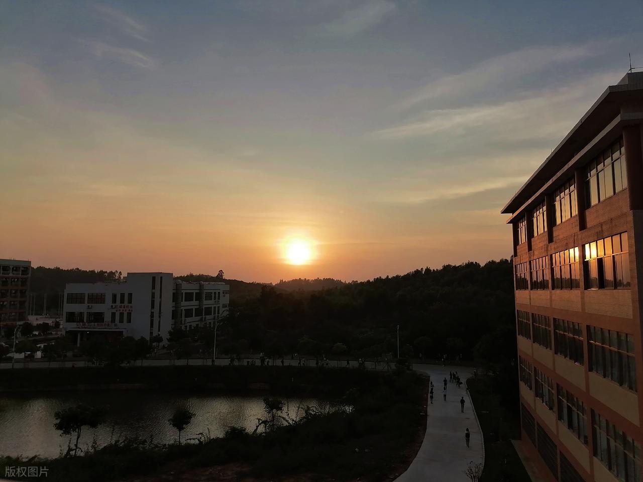2026年江汉大学专科录取分数线（2026各省份录取分数线及位次排名）_黎明职业大学介绍与报考指南_黎明职业大学录取分数线