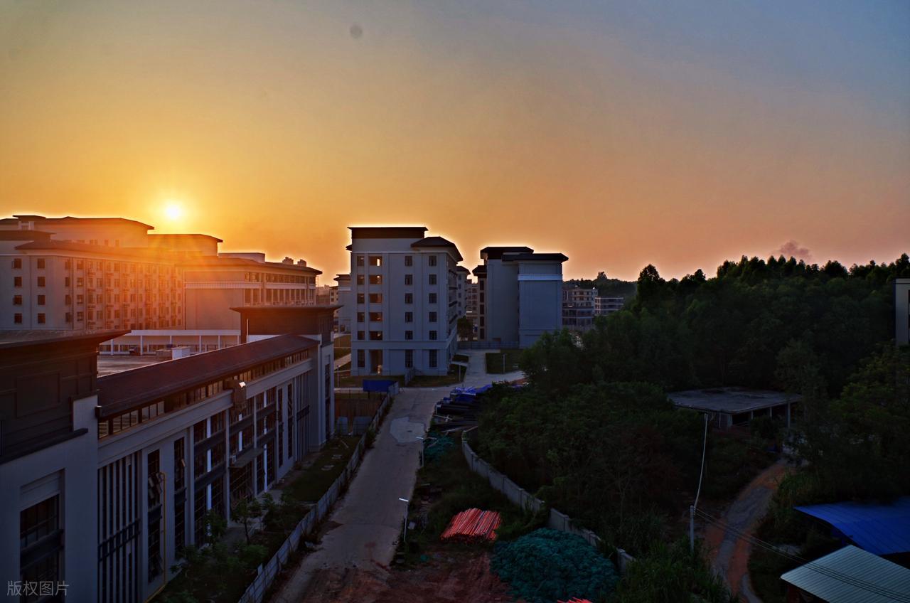 黎明职业大学录取分数线_黎明职业大学介绍与报考指南_2026年江汉大学专科录取分数线（2026各省份录取分数线及位次排名）