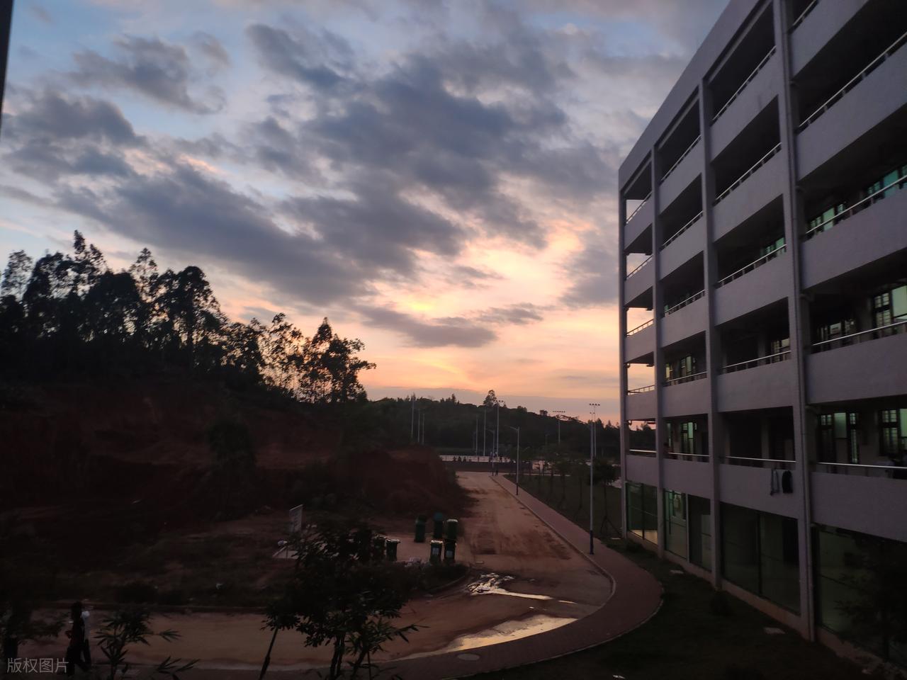 黎明职业大学录取分数线_2026年江汉大学专科录取分数线（2026各省份录取分数线及位次排名）_黎明职业大学介绍与报考指南