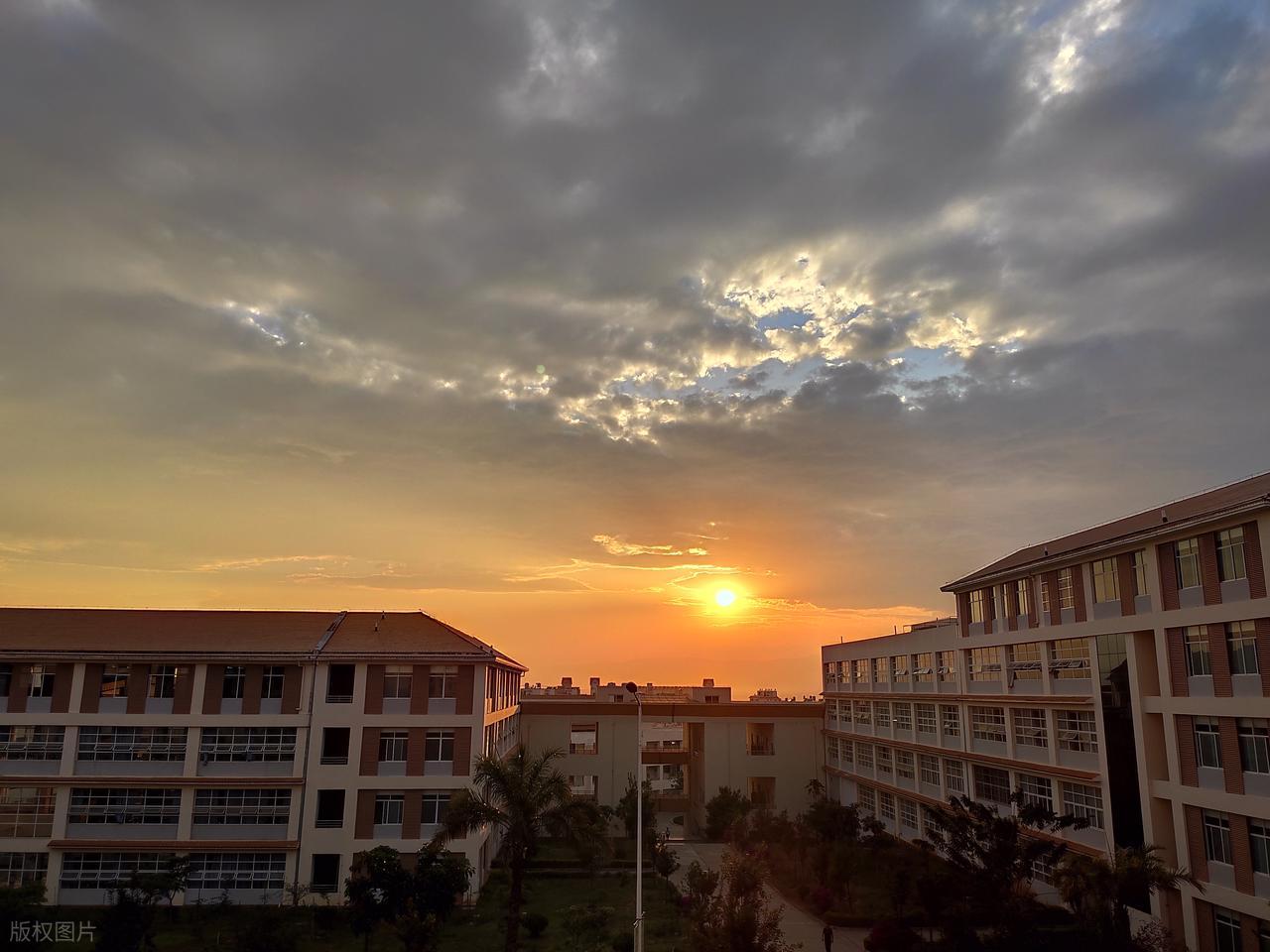 黎明职业大学介绍与报考指南_黎明职业大学录取分数线_2026年江汉大学专科录取分数线（2026各省份录取分数线及位次排名）