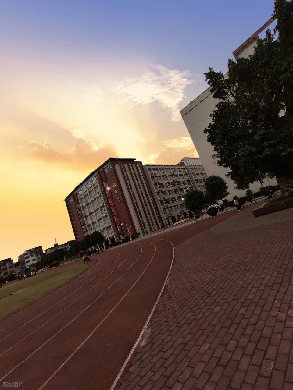2026年江汉大学专科录取分数线（2026各省份录取分数线及位次排名）_黎明职业大学录取分数线_黎明职业大学介绍与报考指南