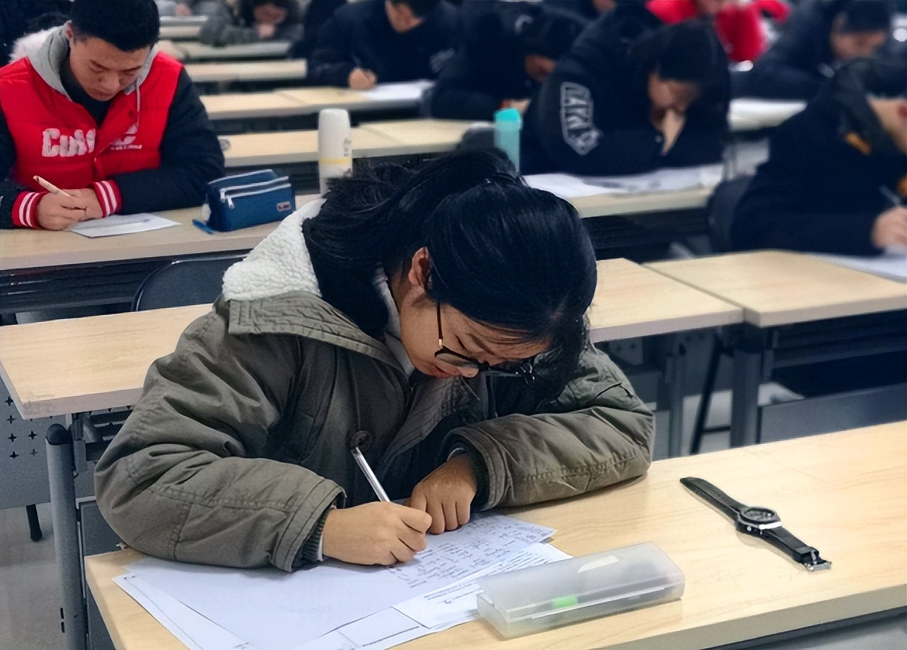 2026河北高考分数线预测_2026年石家庄学院录取分数线(2026-2026各专业最低录取分数线)_历史类本科线预测